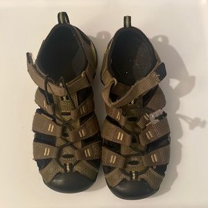 Keen Youth sandals water shoes velcro